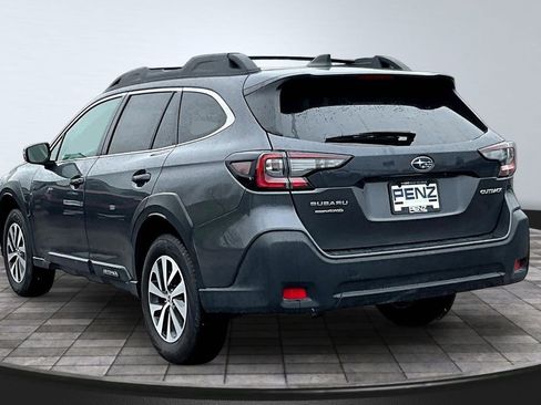Used 2025 Subaru Outback Premium AWD/4WD image 4