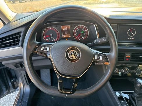 Used 2020 Volkswagen Jetta SE w/ SE Cold Weather Package image 13