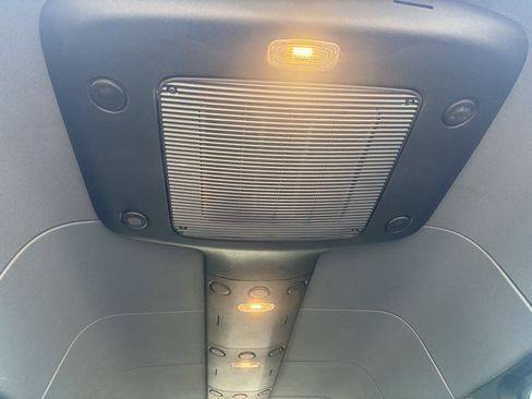 Used 2025 Mercedes-Benz Sprinter 2500 image 13