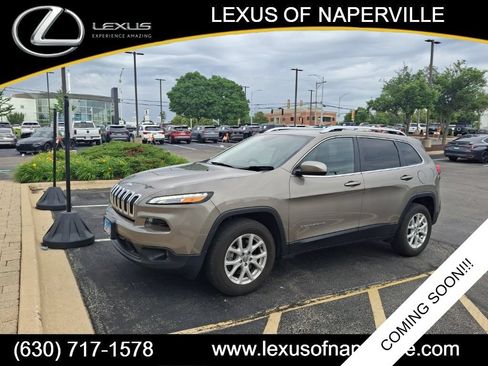 Used 2018 Jeep Cherokee Latitude Plus w/ Cold Weather Group AWD/4WD image 1