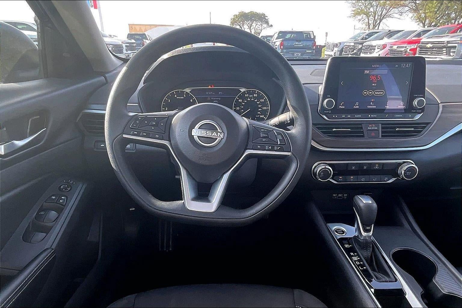 Used 2025 Nissan Altima 2.5 SV FWD image 5