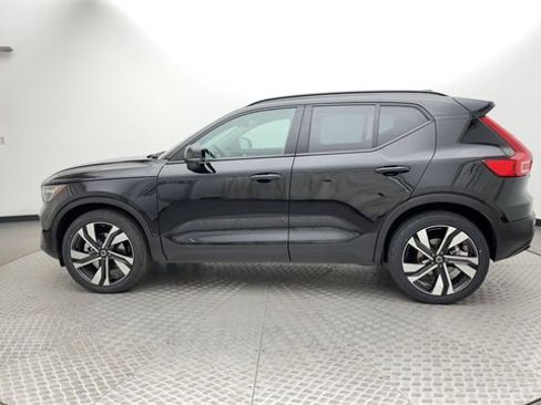 Certified 2024 Volvo XC40 B5 Plus w/ Protection Package Premier image 5