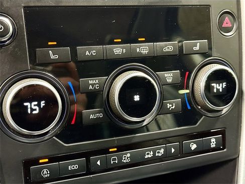 Used 2018 Land Rover Discovery Sport HSE image 17