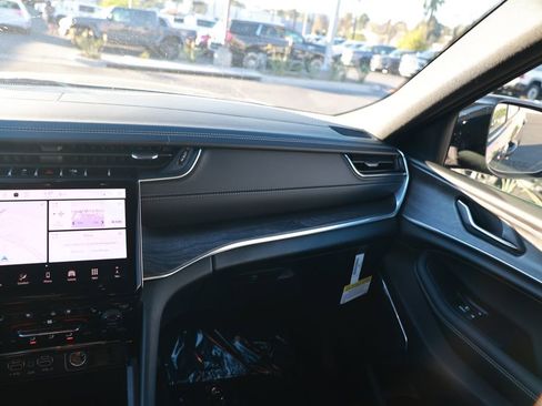 New 2025 Jeep Grand Cherokee L Overland image 25