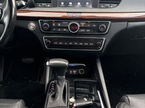 Used 2019 Kia Cadenza Premium image 24