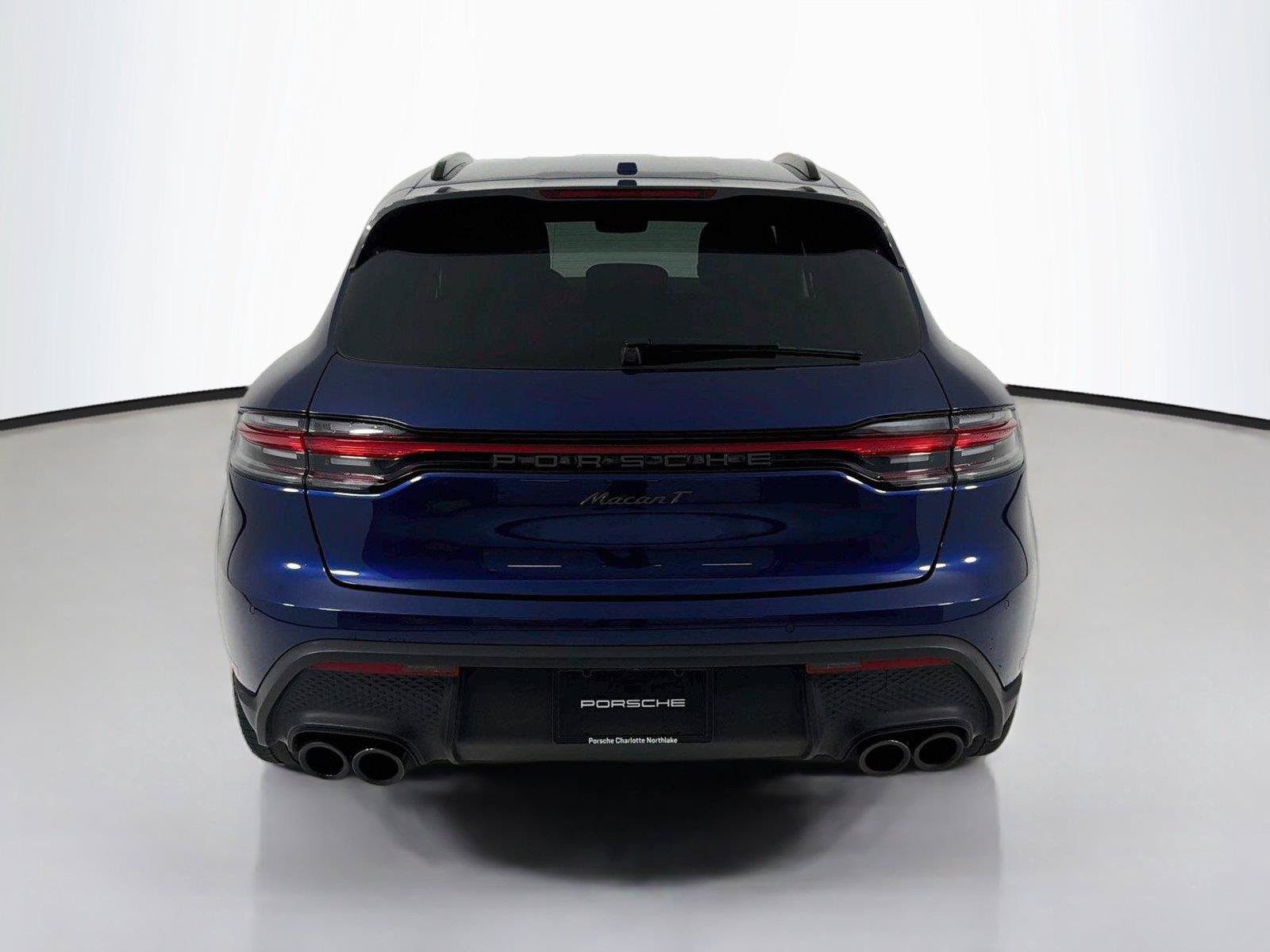 Certified 2024 Porsche Macan AWD/4WD image 26