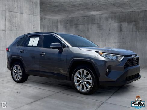 Used 2019 Toyota RAV4 XLE Premium w/ Cold Weather Package AWD/4WD image 7