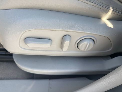 Used 2018 GMC Terrain Denali w/ Advanced Safety Package image 17