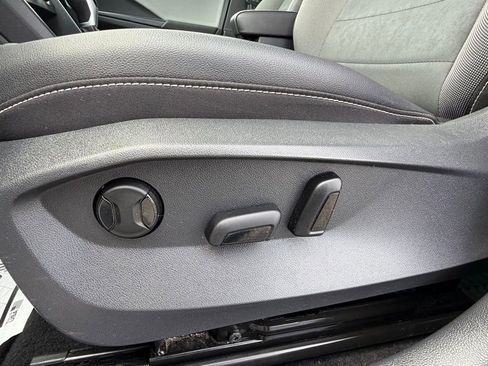 Used 2022 Volkswagen Taos SE image 17