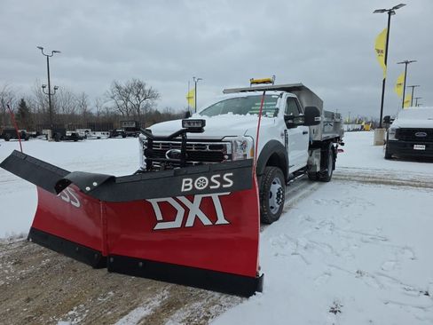 New 2025 Ford F550 4x4 Regular Cab Super Duty image 4