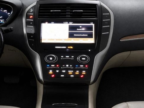 Used 2019 Lincoln MKC Select w/ Select Plus Package FWD image 17
