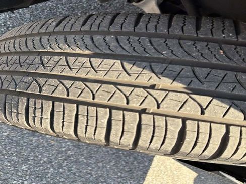 Used 2026 Land Rover Range Rover Velar Dynamic SE image 32