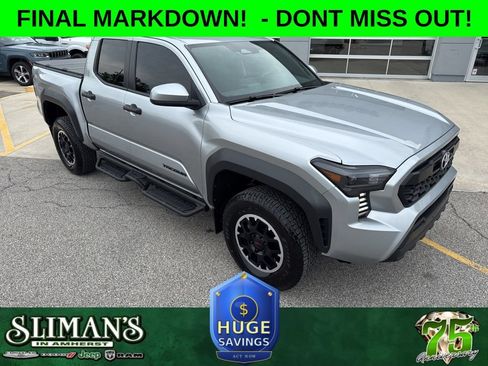 Used 2024 Toyota Tacoma SR5 AWD/4WD image 1