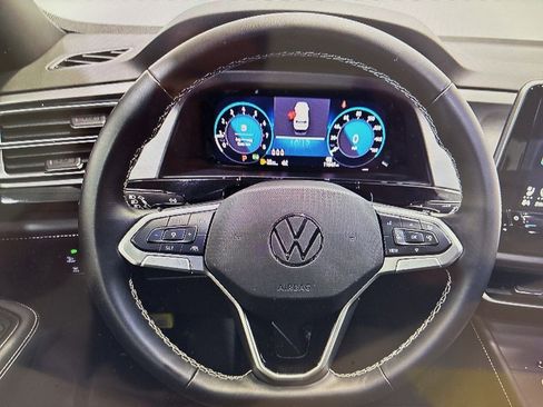 Used 2026 Volkswagen Atlas Cross Sport SE FWD image 5