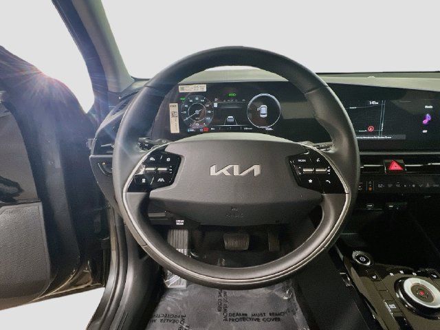 Certified 2025 Kia Niro Wind FWD image 11