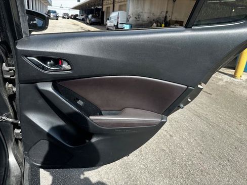 Used 2018 MAZDA MAZDA3 Touring FWD image 21