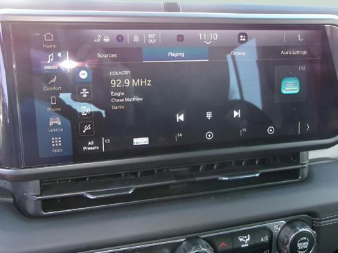 Used 2025 Jeep Wrangler Sahara w/ Safety Group image 13