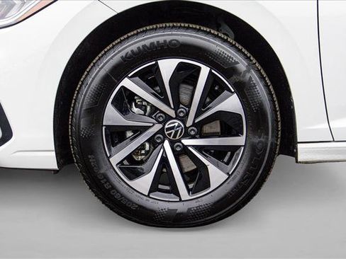 Used 2025 Volkswagen Jetta S image 9