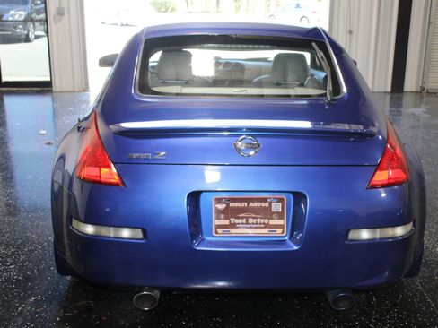 Used 2004 Nissan 350Z Touring w/ Aerodynamics Pkg image 3