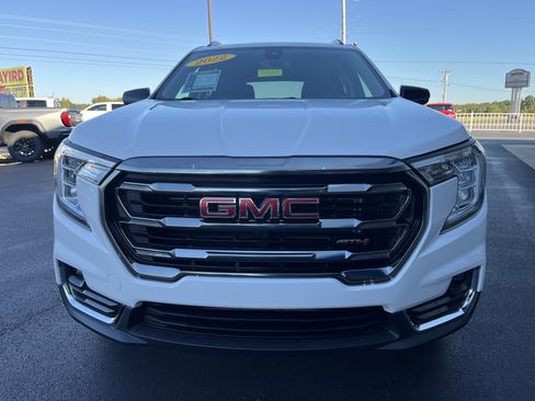 Used 2022 GMC Terrain AT4 image 8