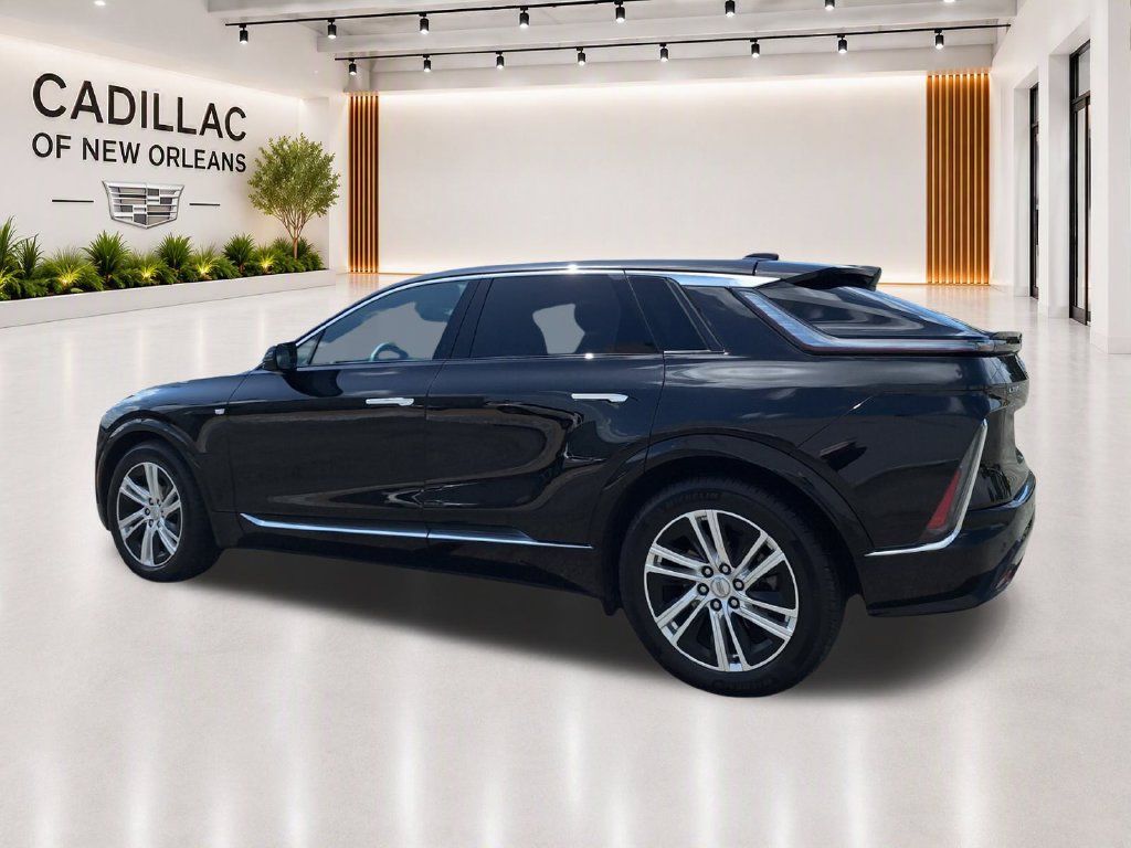Certified 2024 Cadillac Lyriq Tech w/ Driver Assist Package AWD/4WD image 5