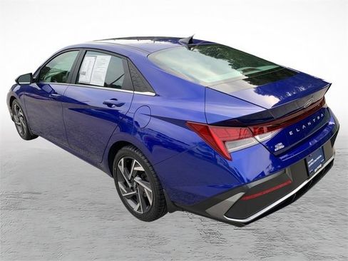 Certified 2024 Hyundai Elantra SEL w/ Convenience Package FWD image 5