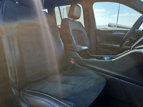 Used 2023 Jeep Grand Cherokee Altitude AWD/4WD image 18