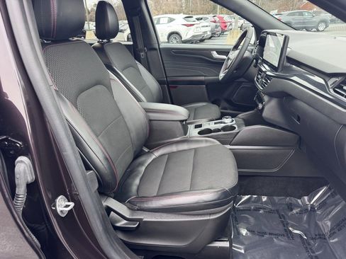 Used 2019 Ford Escape SE image 16