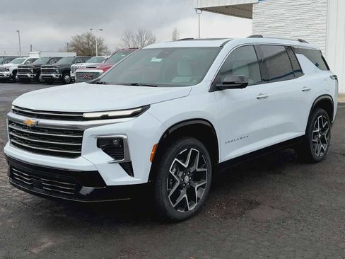 New 2026 Chevrolet Traverse High Country w/ LPO, Floor Liner Package FWD image 4