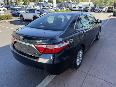 Used 2016 Toyota Camry LE FWD image 5