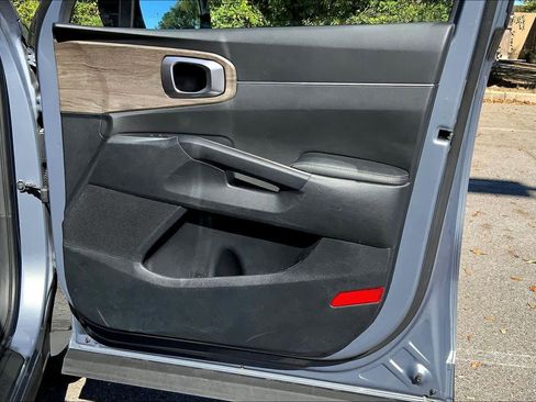 Used 2023 Kia Sorento S w/ Panoramic Sunroof Package image 22