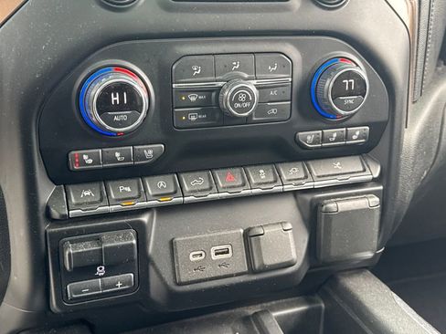 Used 2020 Chevrolet Silverado 1500 High Country w/ Technology Package image 20