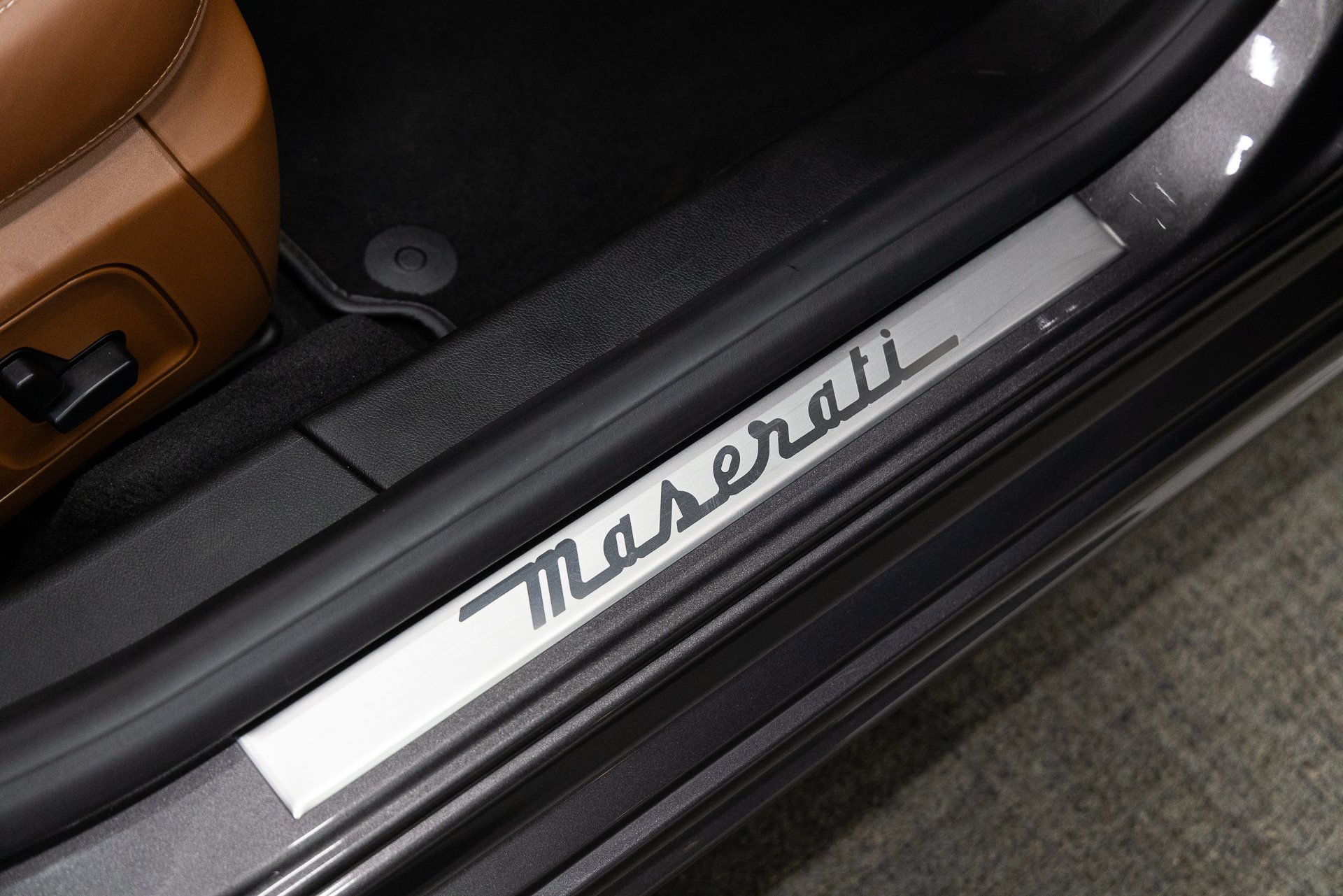 Used 2018 Maserati Ghibli GranLusso RWD image 22