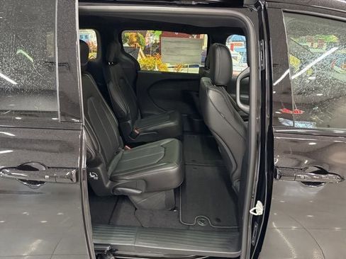 New 2026 Chrysler Pacifica Select w/ S Appearance Package image 45