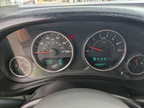 Used 2013 Jeep Wrangler Unlimited Sport image 31