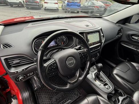 Used 2019 Jeep Cherokee Trailhawk w/ Comfort/Convenience Group AWD/4WD image 24