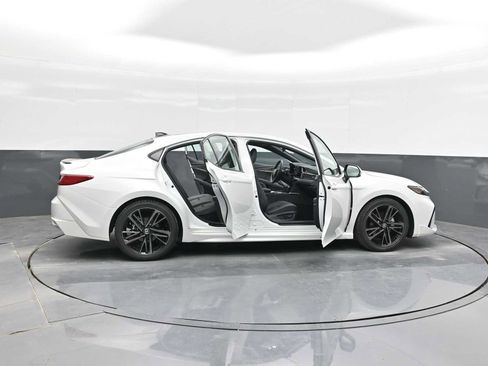 Used 2025 Toyota Camry XSE image 39