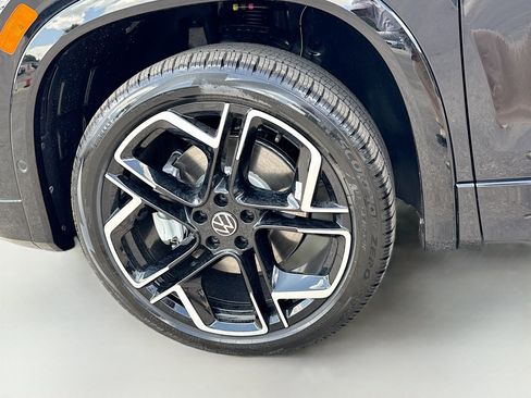 New 2026 Volkswagen Tiguan SEL R-Line AWD/4WD image 42