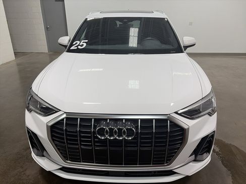 Used 2025 Audi Q3 2.0T Premium image 7