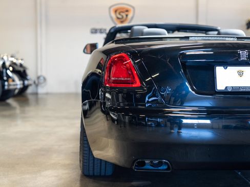 Used 2020 Rolls-Royce Dawn image 34