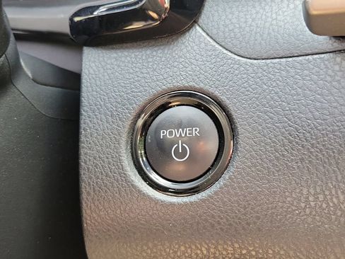 Used 2025 Toyota Camry LE FWD image 33