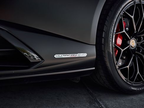 Used 2024 Lamborghini Huracan EVO AWD/4WD image 12