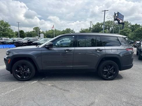 Used 2023 Jeep Grand Cherokee L Laredo AWD/4WD image 18