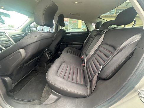 Used 2016 Ford Fusion SE w/ Equipment Group 201A image 21