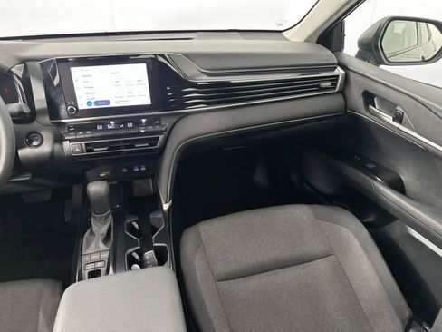 Used 2025 Toyota Camry LE image 24