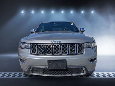 Used 2018 Jeep Grand Cherokee Limited image 7