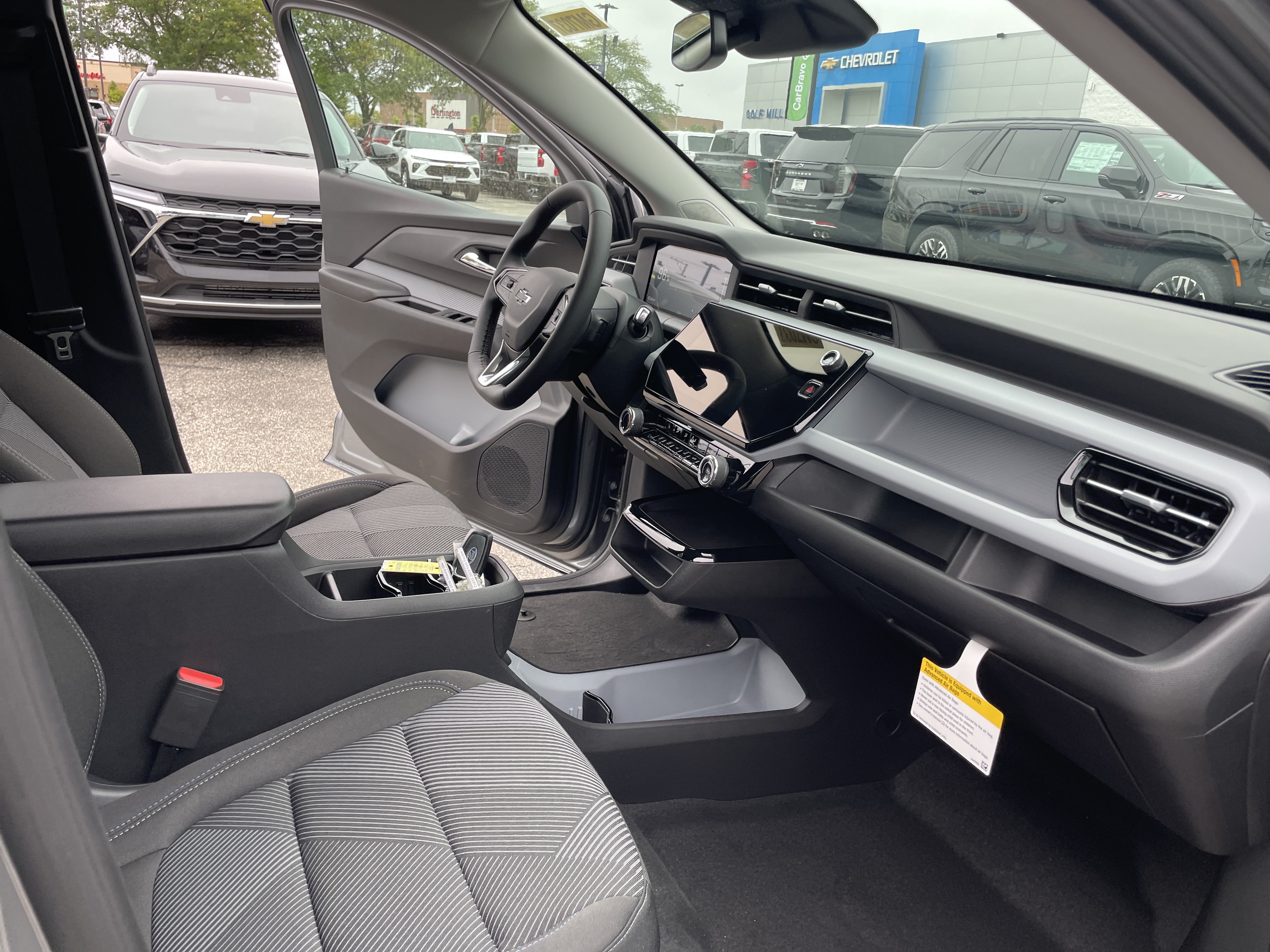 New 2027 Chevrolet Bolt LT w/ Comfort Package FWD image 30