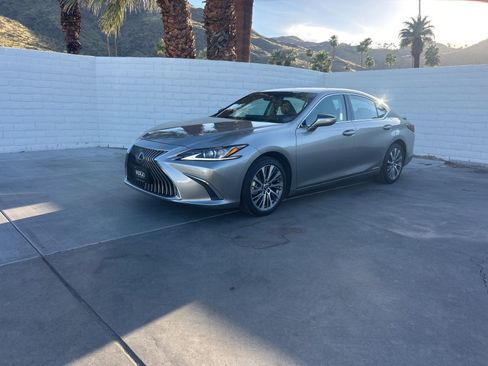 Used 2021 Lexus ES 300h w/ Premium Package image 1