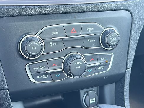 Used 2023 Dodge Charger SXT image 32