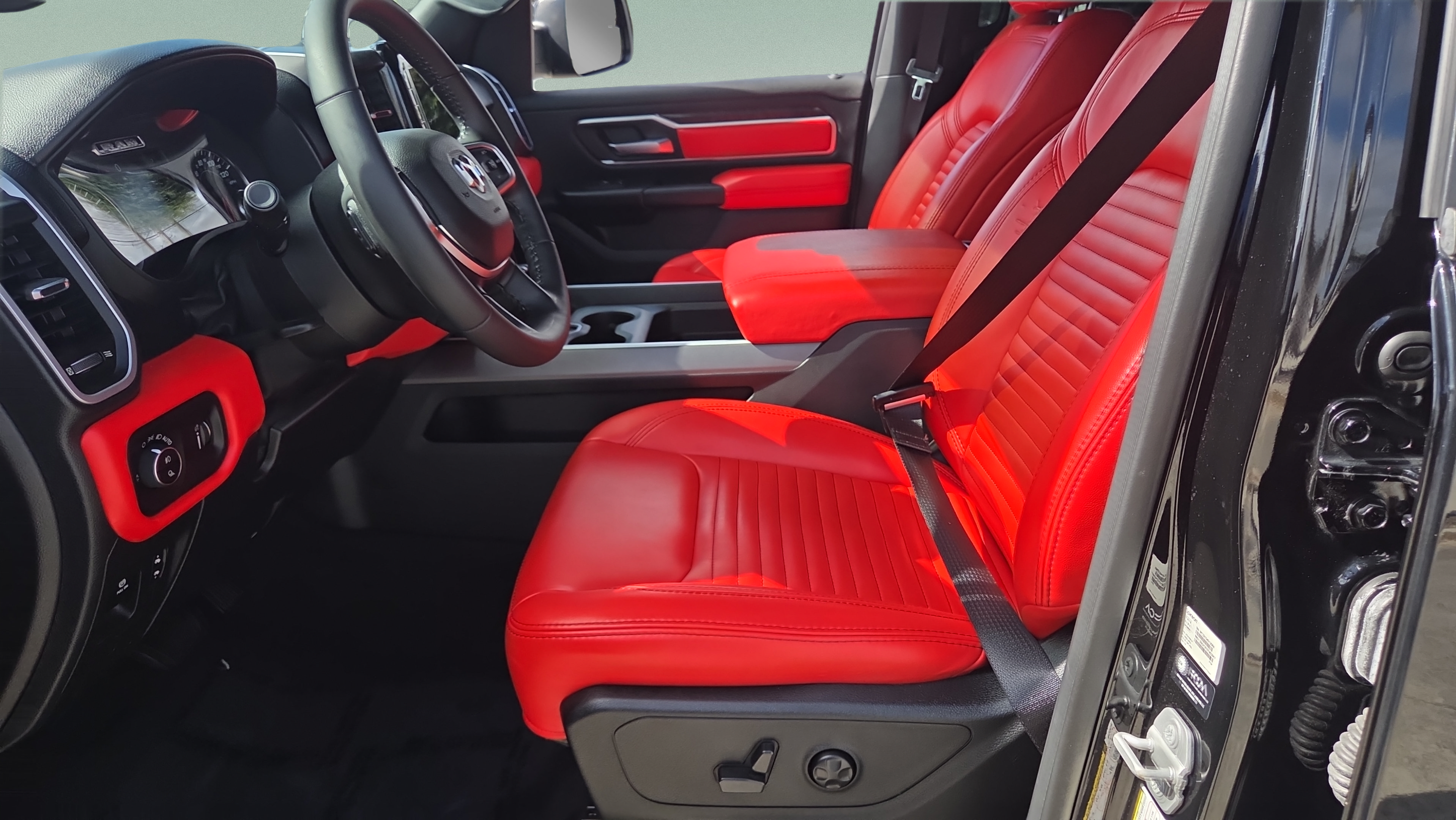 Used 2021 RAM 1500 Big Horn RWD image 9